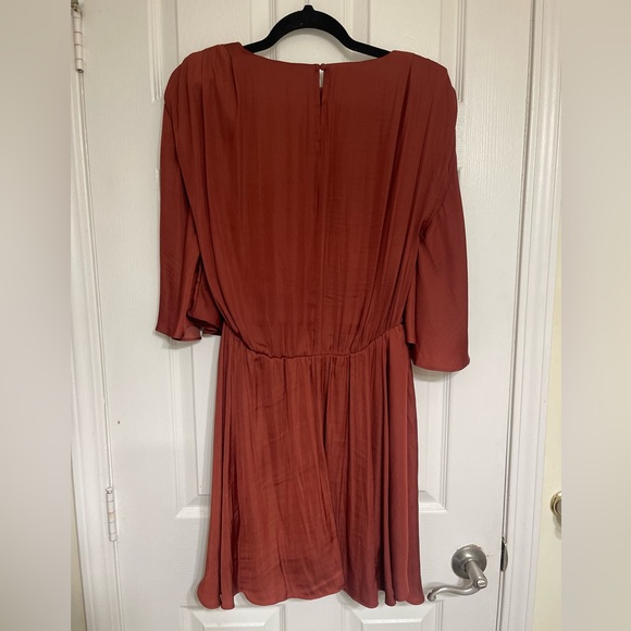 Flowy silk dress, currant color - Picture 2 of 2